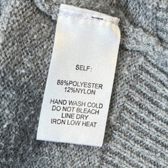 Vici Grey Turtleneck Sweater Size Extra Small - Picture 6 of 8